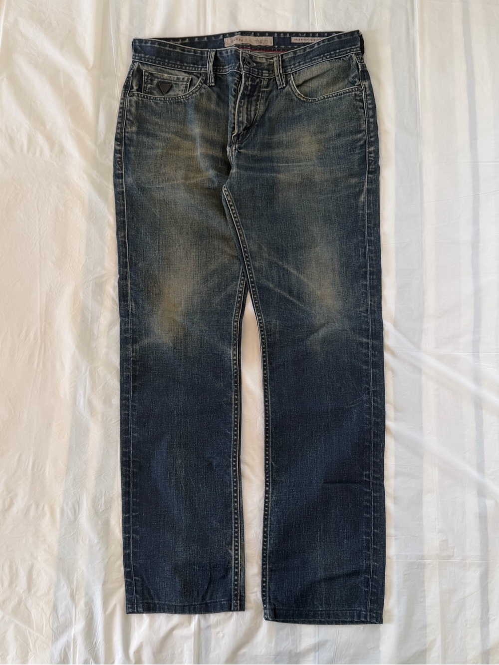 GUESS Robertson Slim Tapered Distressed Jeans 33x32 fits 34x30